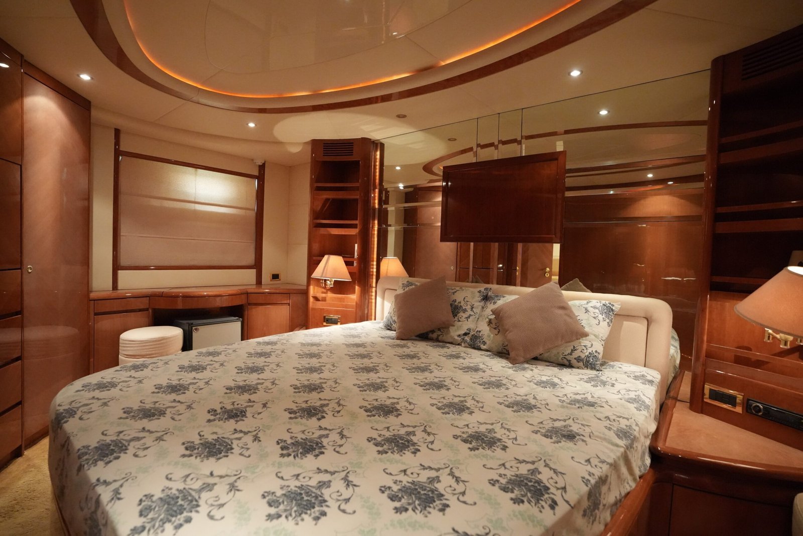 Marina Prestige 80 photo 8