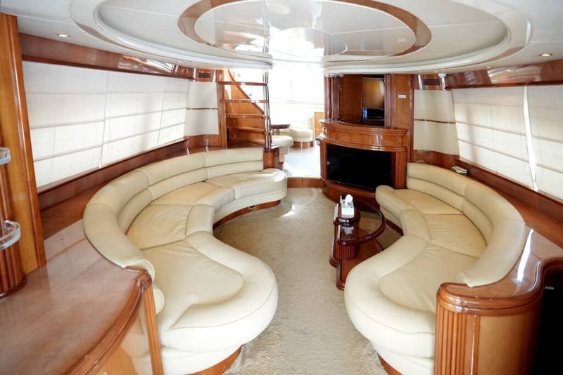 تأجير يخت Marina Prestige 80 في دبي - صورة 4