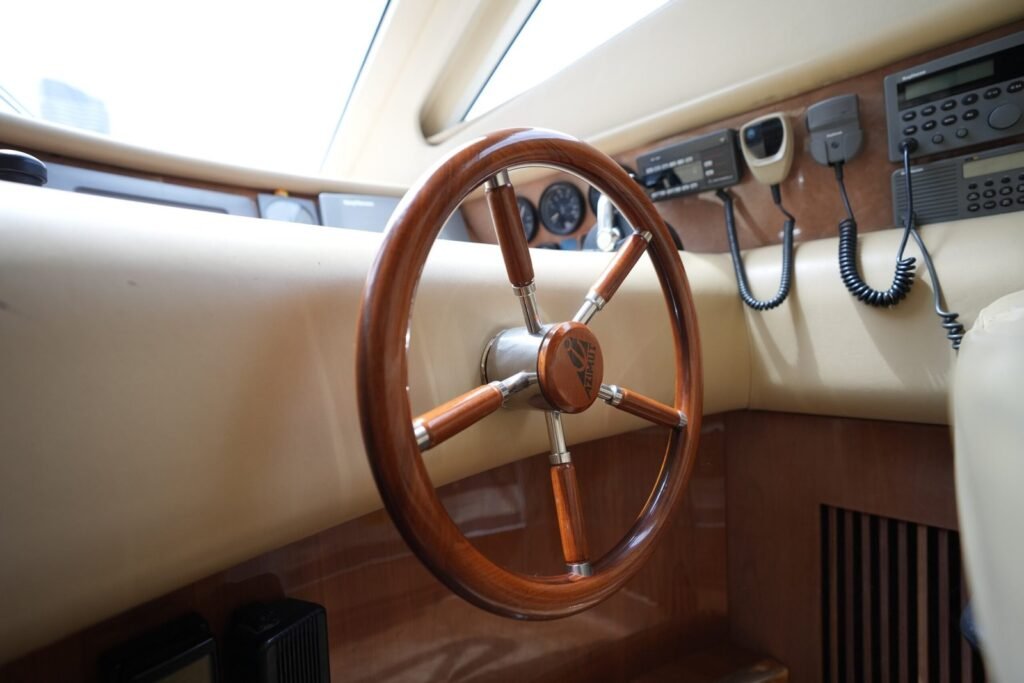 تأجير يخت Marina Prestige 80 في دبي - صورة 5