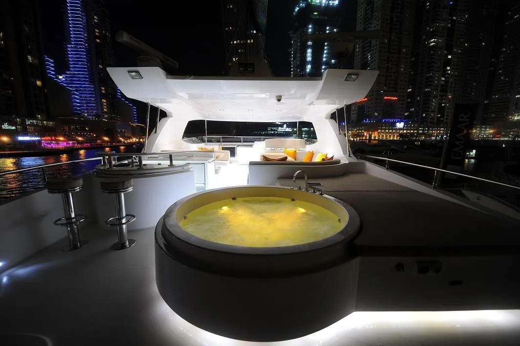 تأجير يخت Sovereign Crown 101 في Dubai – - صورة 12