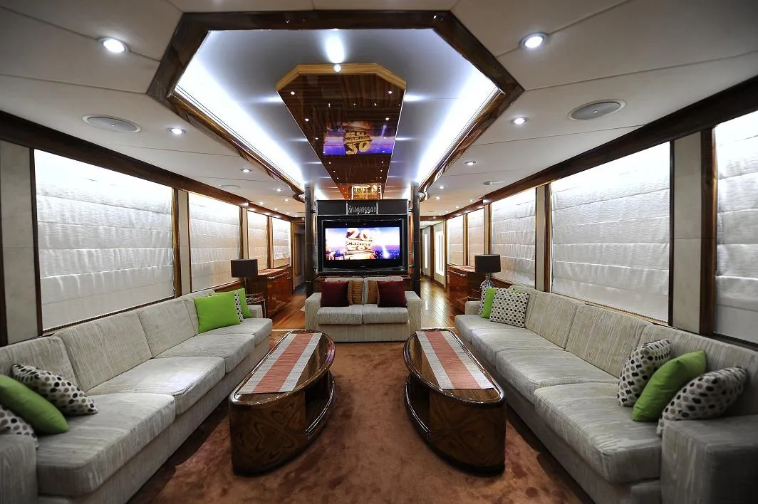 تأجير يخت Sovereign Crown 101 في Dubai – - صورة 3