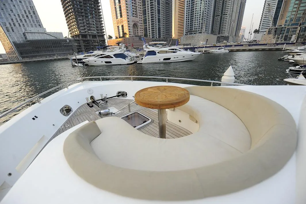 تأجير يخت Sovereign Crown 101 في Dubai – - صورة 9
